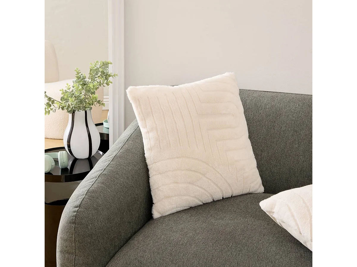 Coussin Imitation Fourrure "Arka" 45x45cm Ivoire