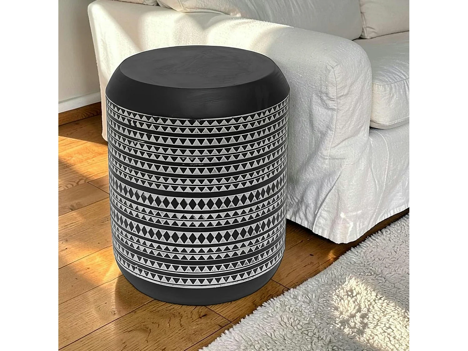 Table d'appoint noire à motifs ethniques MALMOE