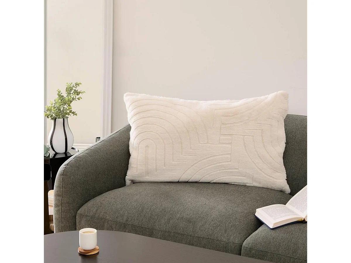 Coussin Imitation Fourrure "Arka" 50x80cm Ivoire