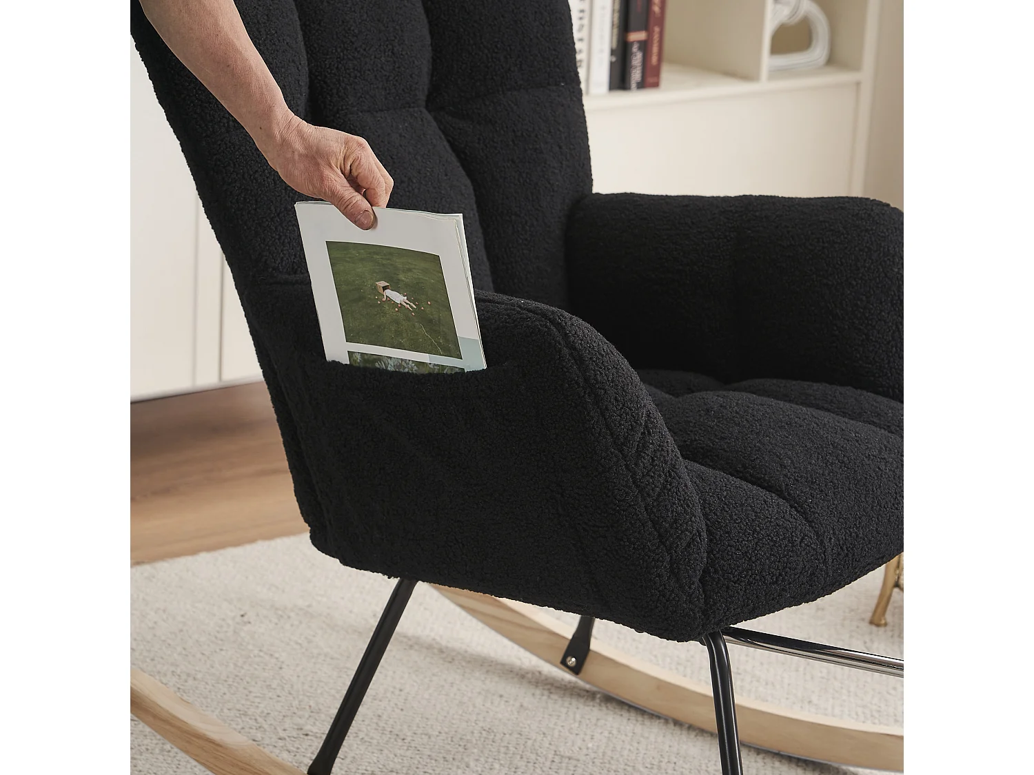 Fauteuil à bascule 80/98/98.5 cm, Rocking chair avec repose-pieds pliable Lammfell-Optik noir