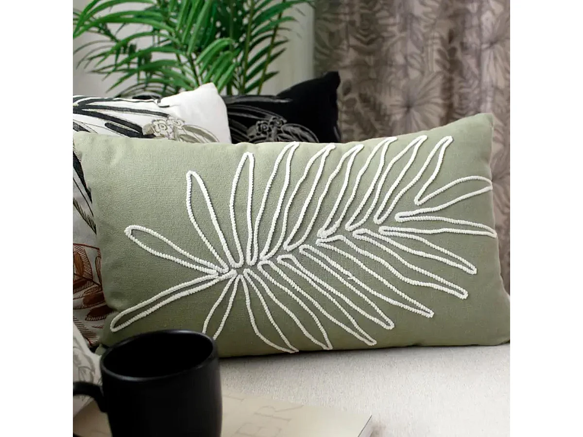 Coussin Déco Brodé "Mambo" 30x50cm Vert Olive