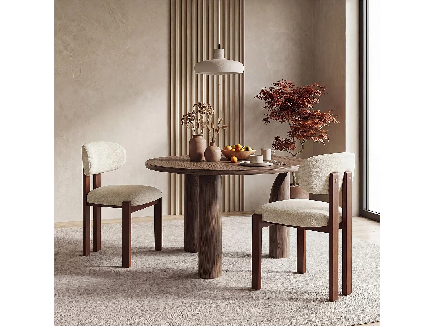 Lot de 4 chaises beige SMARTUE, revêtement en tissu chenille, assise épaisse, dossier incurvé, pieds en bois d’hévéa couleur noyer foncé