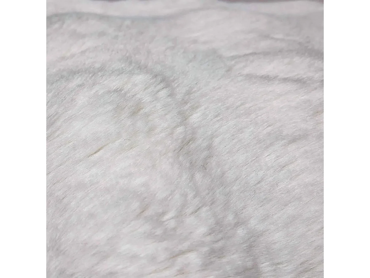 Coussin Imitation Fourrure 3D "Zephy" 45x45cm Blanc