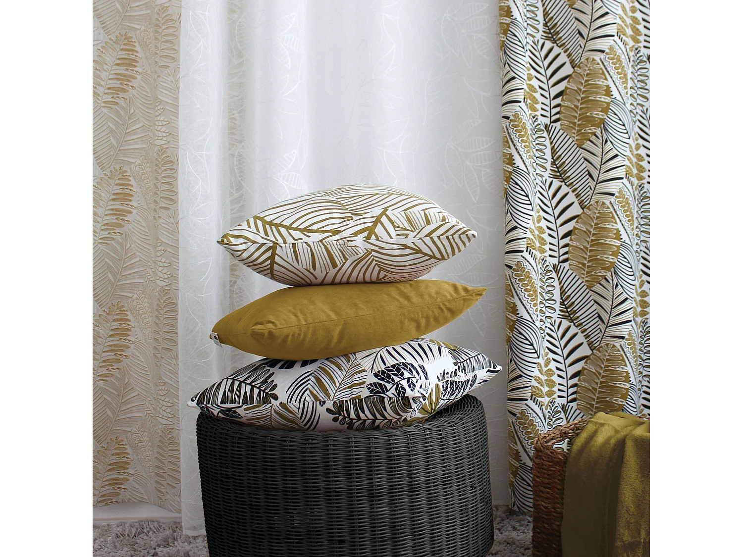 Coussin Déco Imprimé "Édition" 40x40cm Écru & Bronze