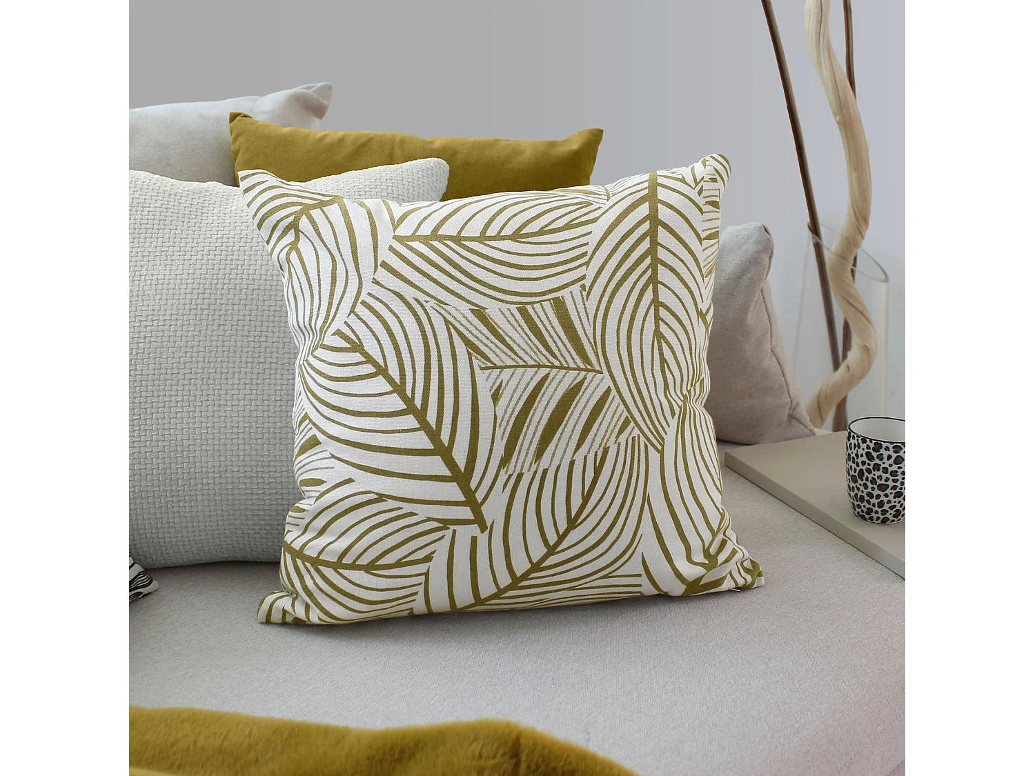 Coussin Déco Imprimé "Édition" 40x40cm Écru & Bronze