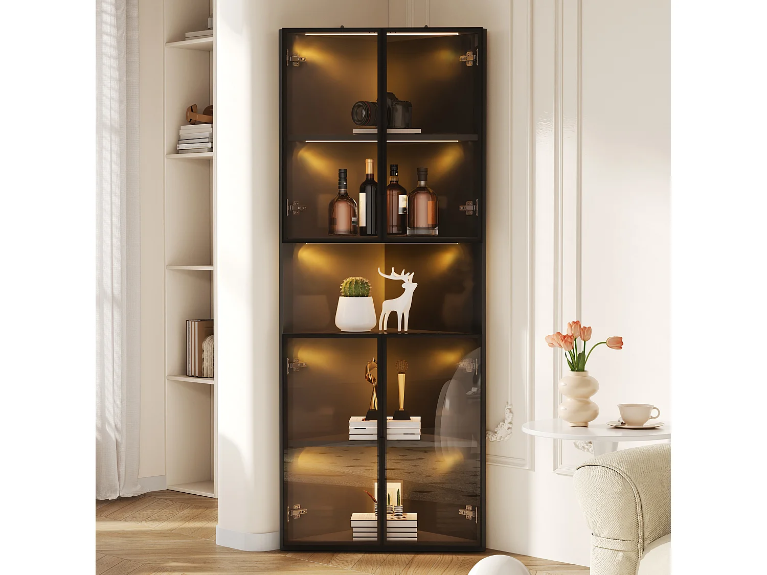 Vitrine d'angle triangulaire avec éclairage LED et 4 portes - MDF et verre trempé + MDF - 62 x 32 x 160 cm - Noir