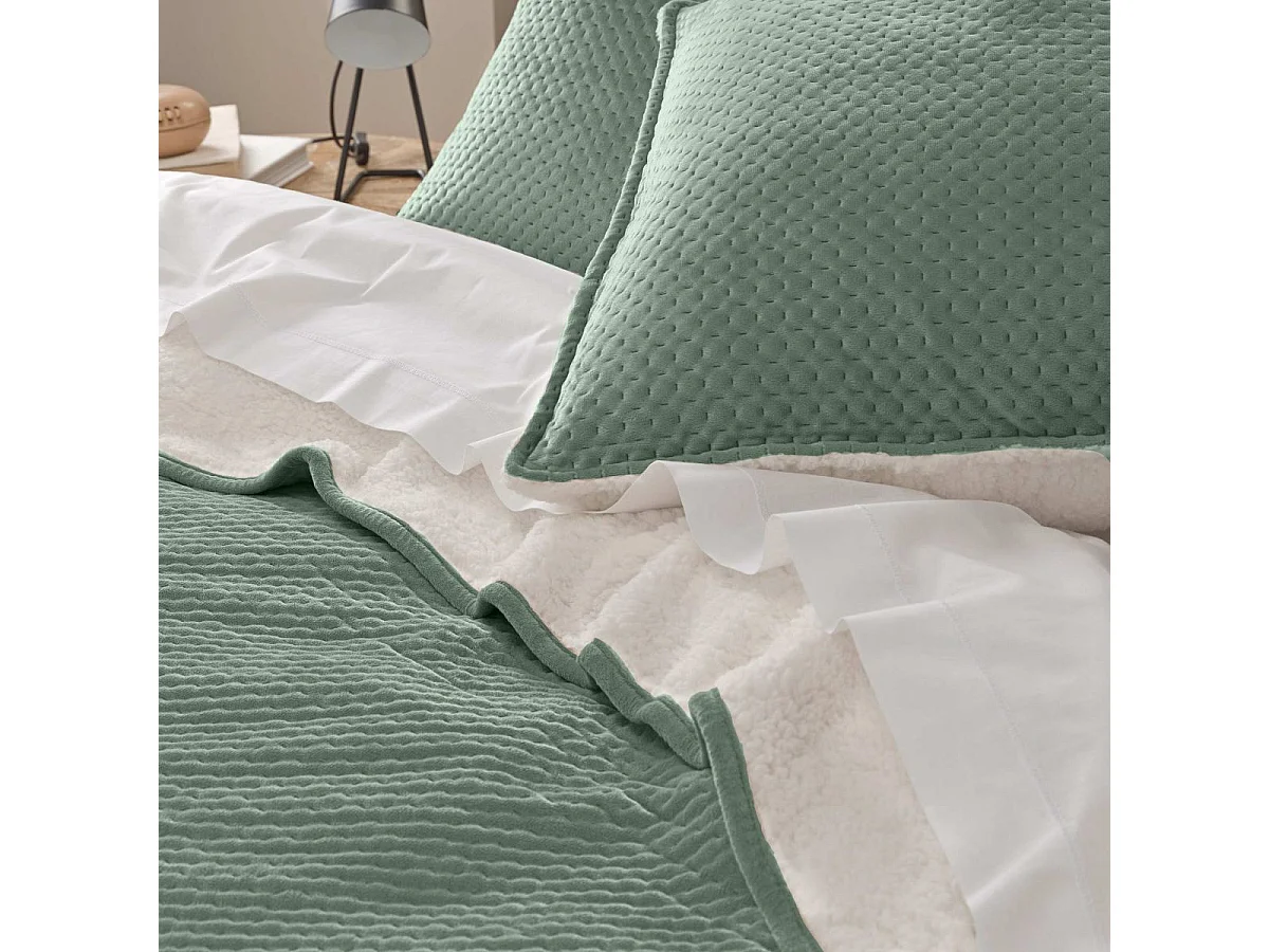 Couvre-Lit & 2 Housses de Coussin "Mylene" 220x240cm Vert Cèdre