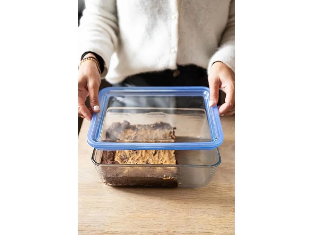 Pyrex Zero Plastic Glazen Voedselopbergcontainers - Set van 3 Rechthoekige Borosilicaatglas (0.8 / 1.5 / 2.6 L) met Blauwe Luchtdichte Deksel