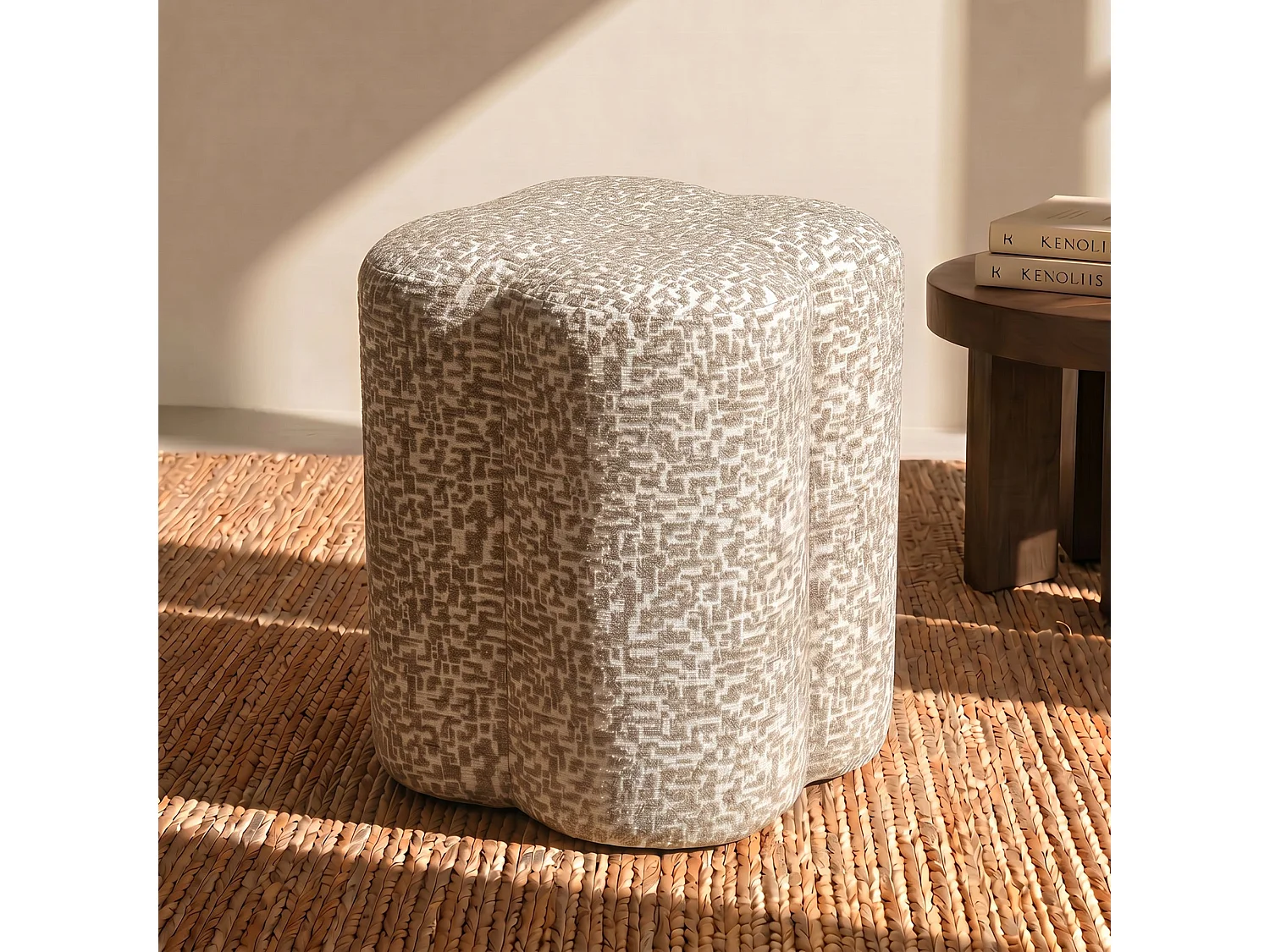 Pouf LUCKY en tissu texturé à motif taupe