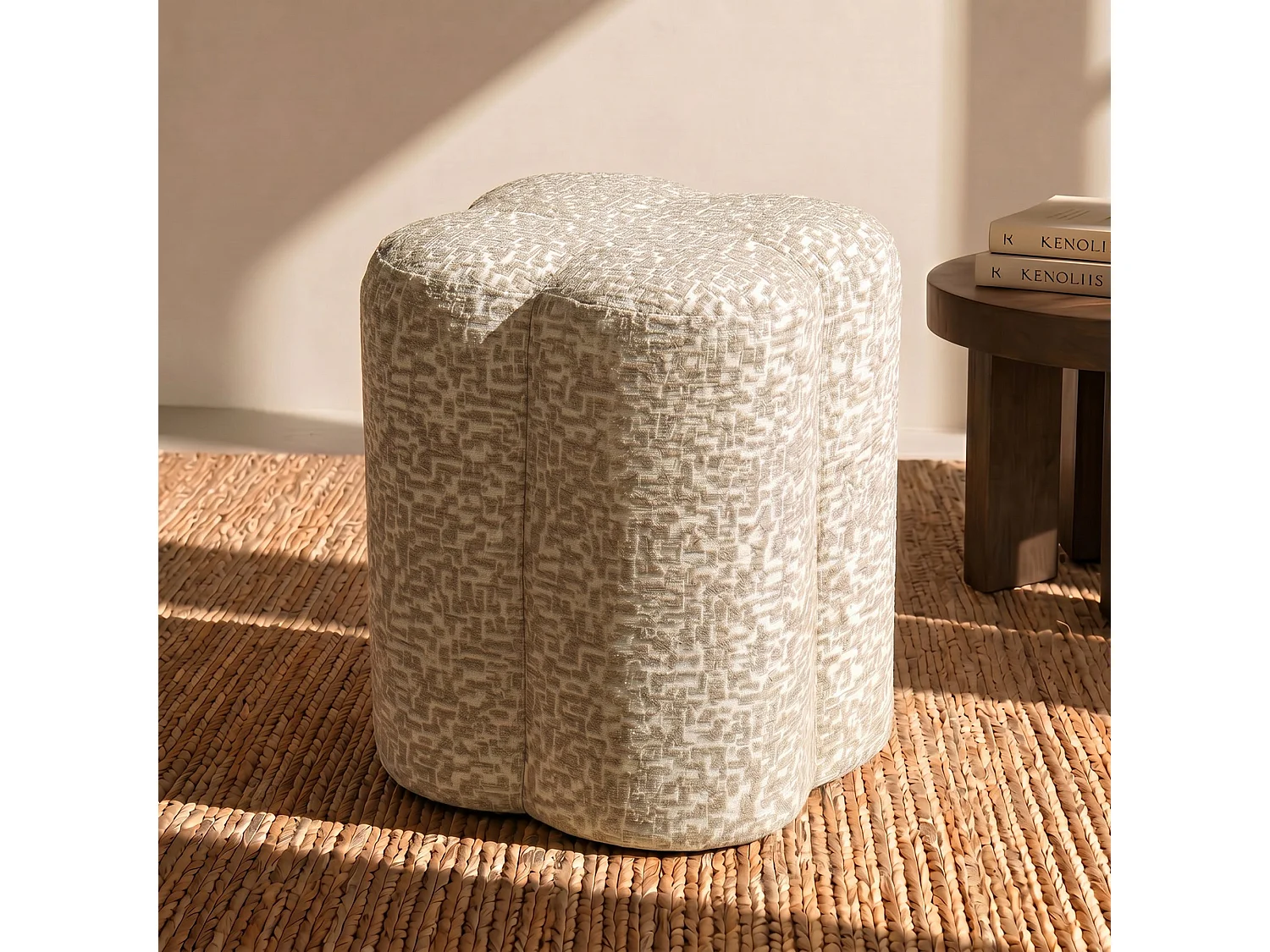 Pouf LUCKY en tissu texturé à motif beige