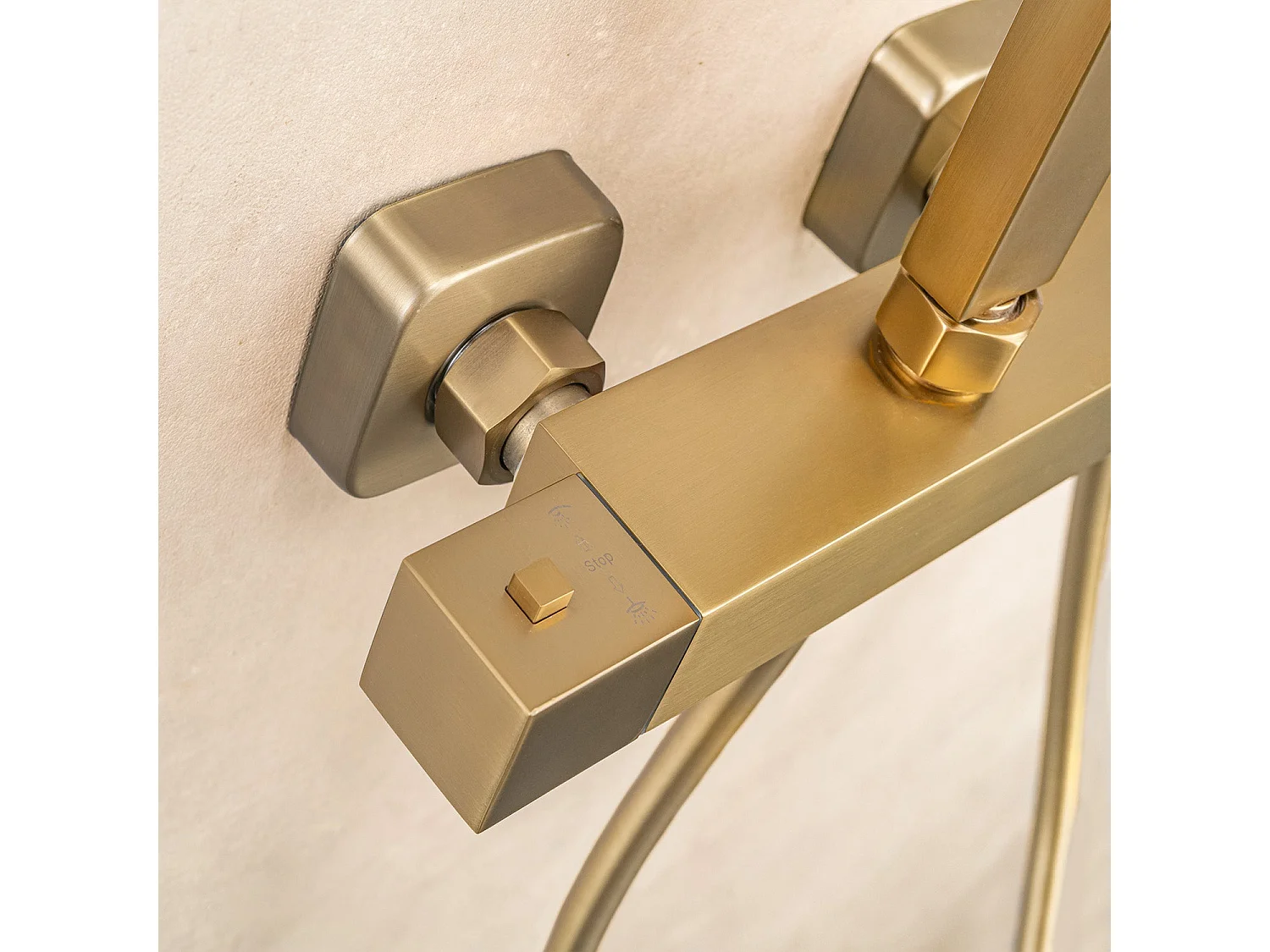 Colonne de douche avec mitigeur thermostatique LOMAZOO Estrella doré