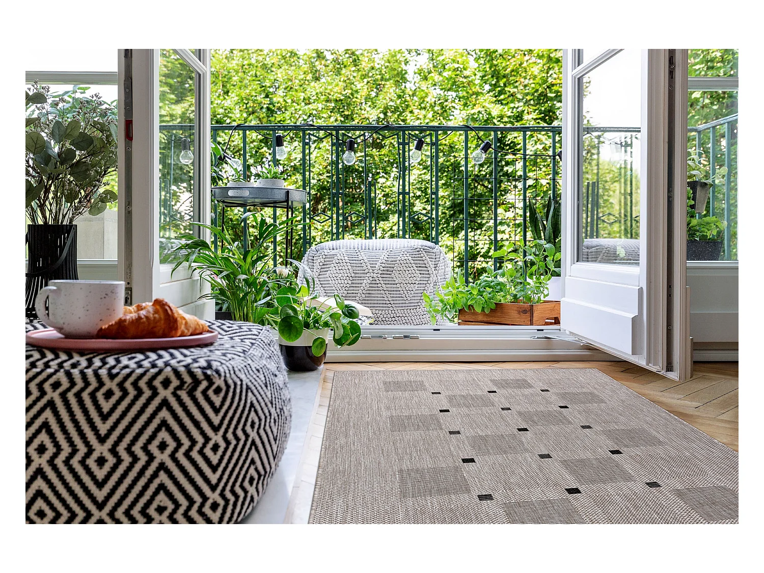 Sisal tapijt SISAL FLOORLUX 20079 BLOEMEN VIERKANTEN zilver / zwartkle 240x330 cm