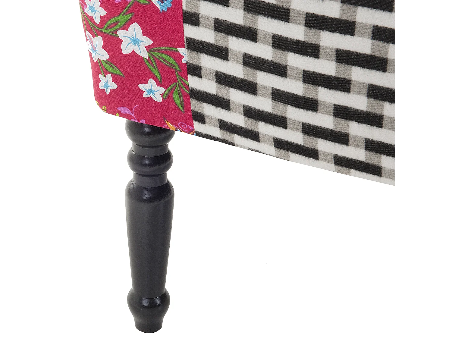 Trendy Sessel Polsterbezug dekorative Füße Patchwork bunt rosa Mandal