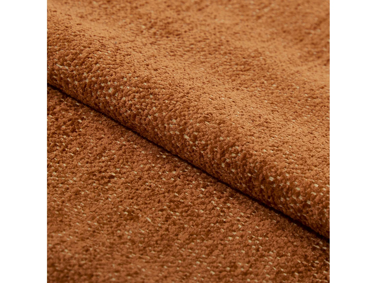 Fauteuil de salon pivotant OSKA en velours texturé terracotta