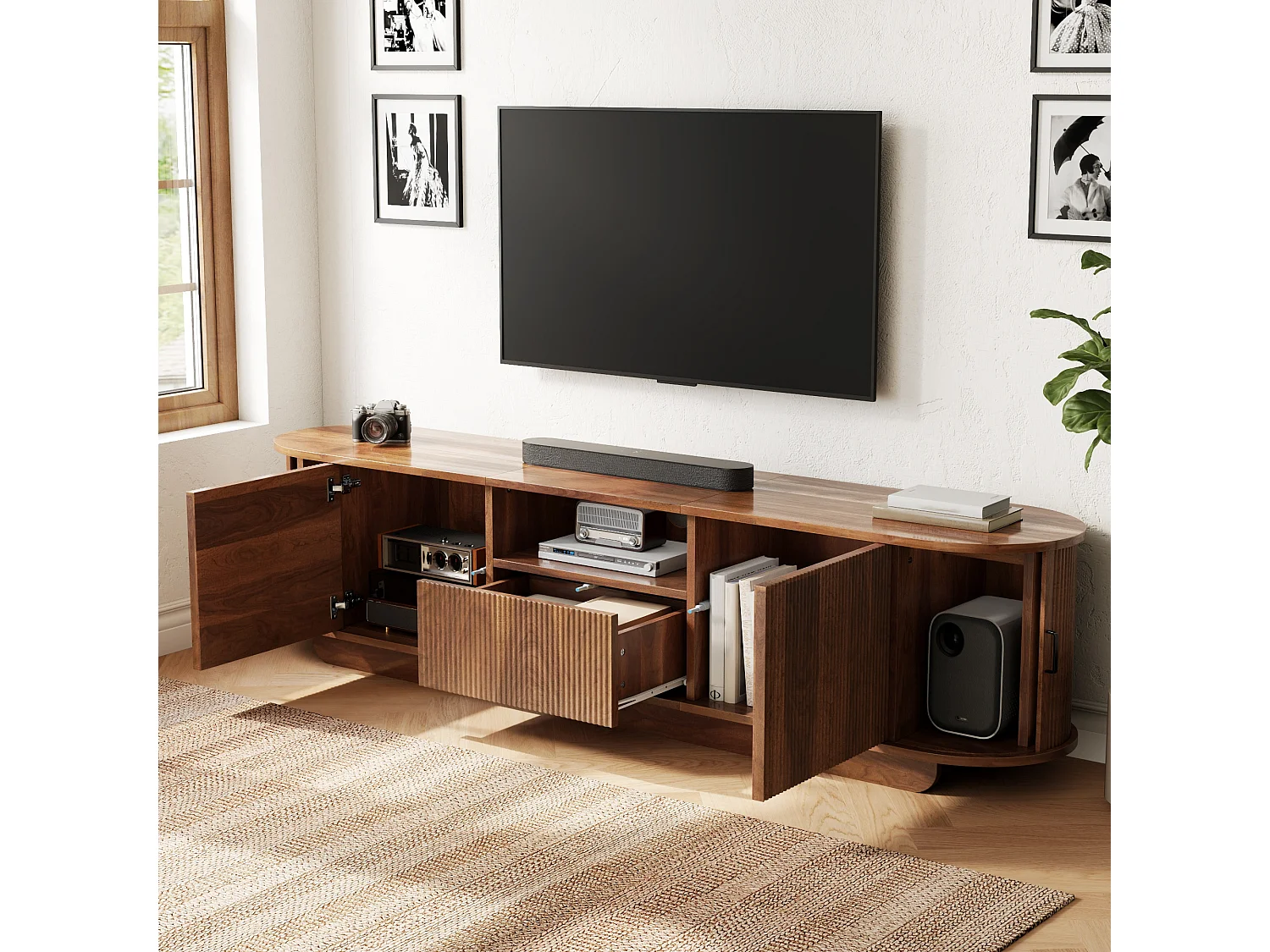 Meuble TV 180x40x50 cm avec portes coulissantes - 4 portes, 1 tiroir et étagères ouvertes - Structure ondulée 3D - Marron
