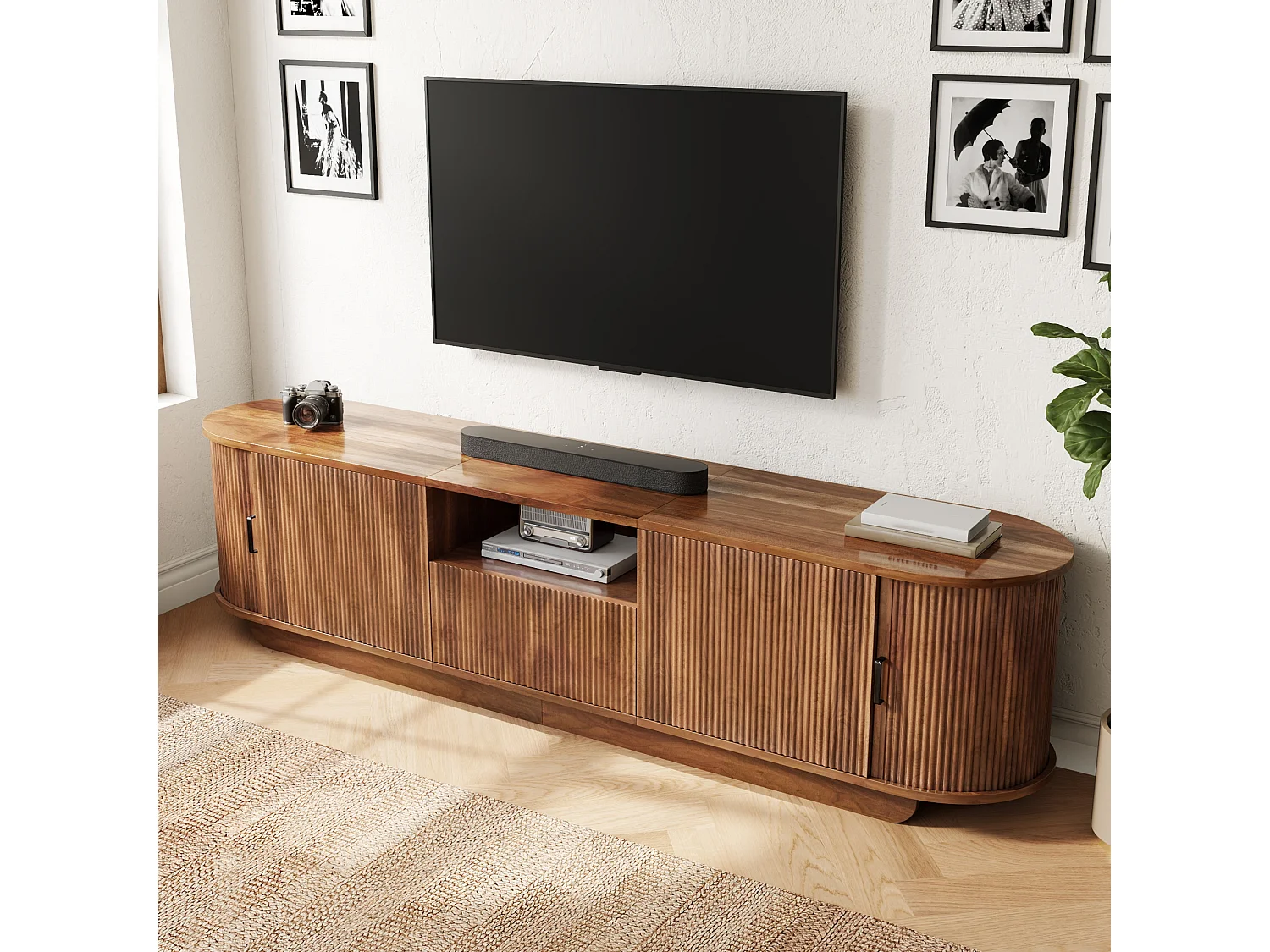 Meuble TV 180x40x50 cm avec portes coulissantes - 4 portes, 1 tiroir et étagères ouvertes - Structure ondulée 3D - Marron