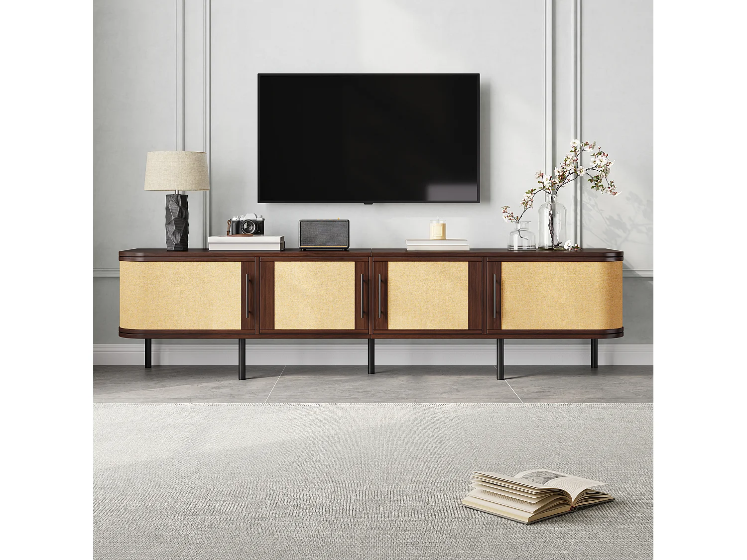 Meuble TV moderne 180 x 40 x 45 cm - 4 portes à panneaux tressés - Poignées noires et pieds en fer - MDF - Marron