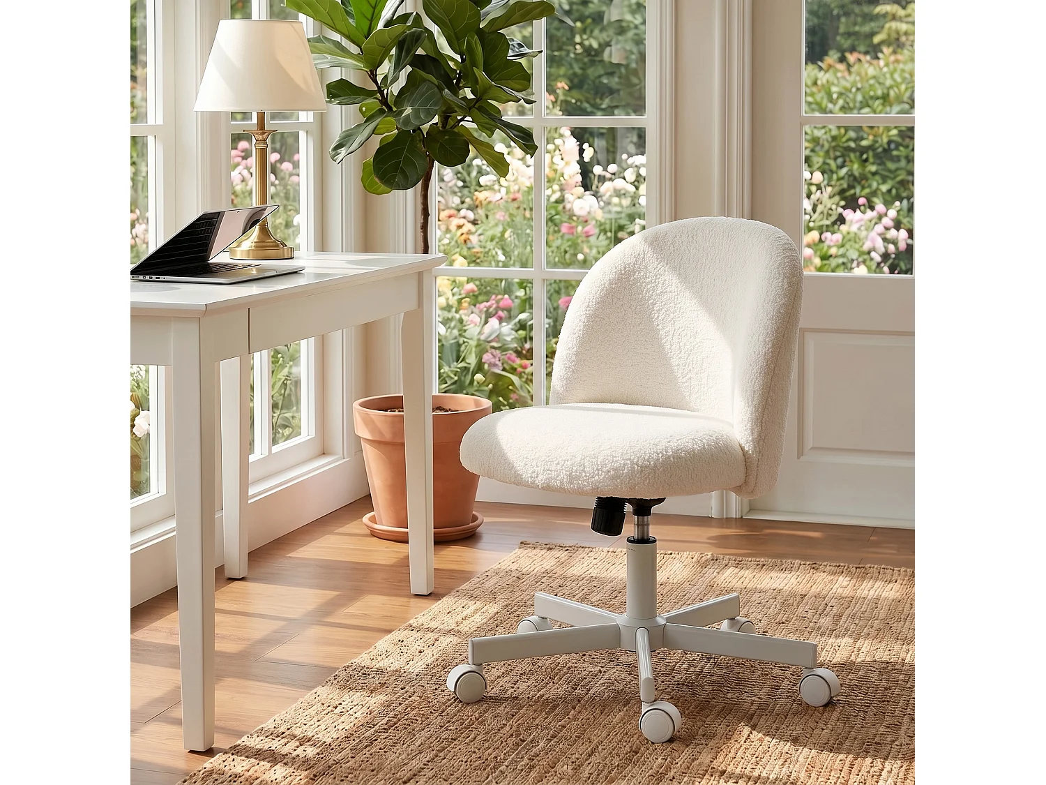 Sedia da ufficio girevole con altezza regolabile in sherpa crema
