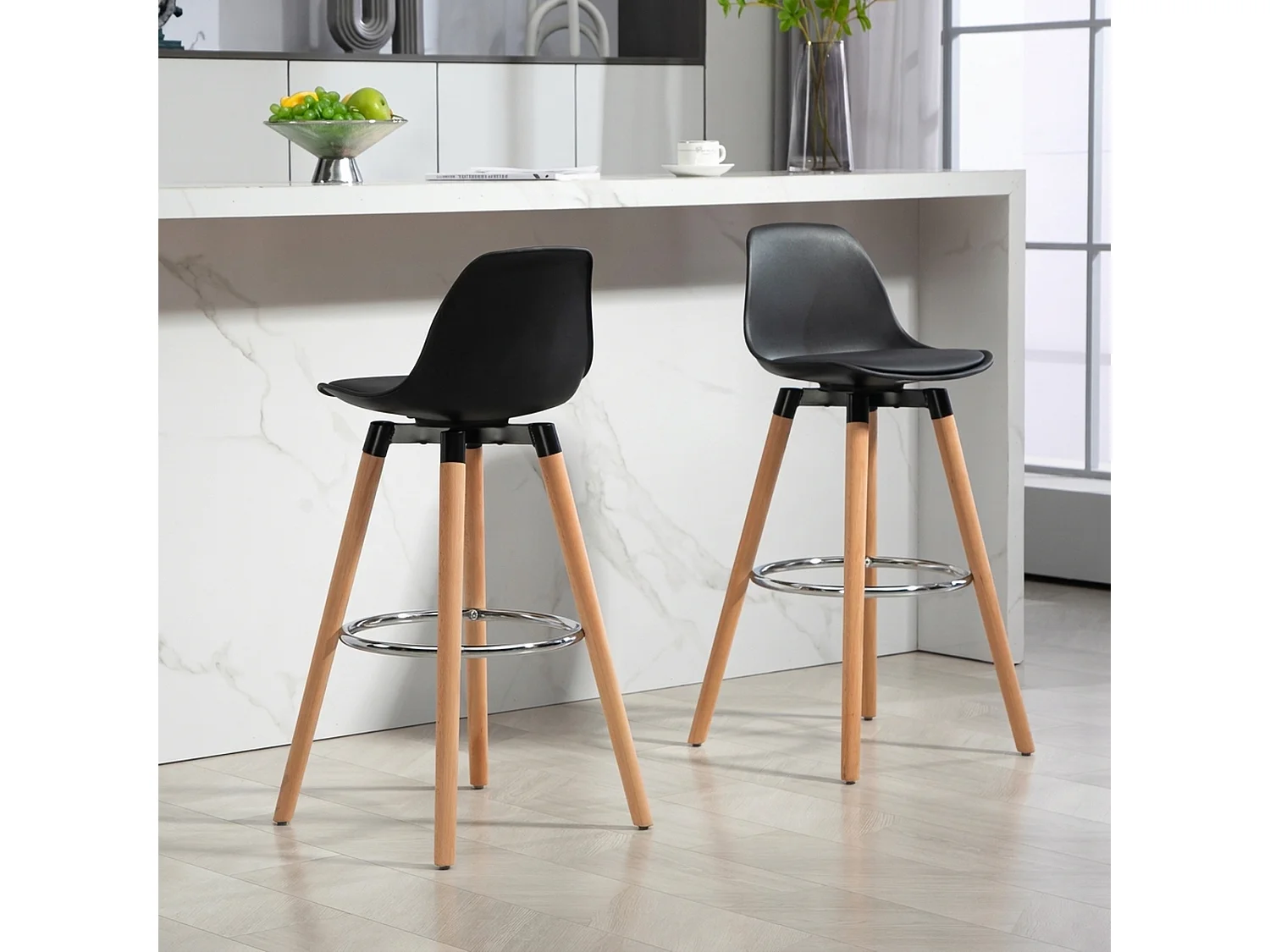 Set 2 sgabelli da bar stile nordico con schienale e poggiapiedi