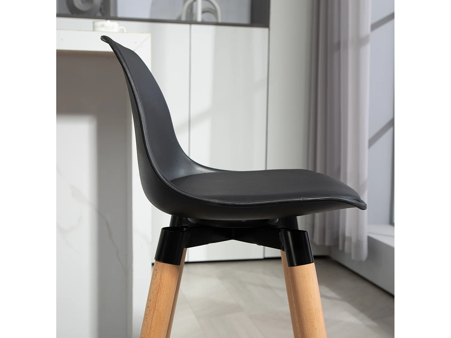 Set 2 sgabelli da bar stile nordico con schienale e poggiapiedi