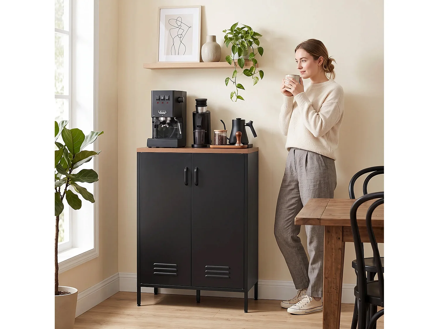 Credenza in metallo con ripiano regolabile, stile industriale