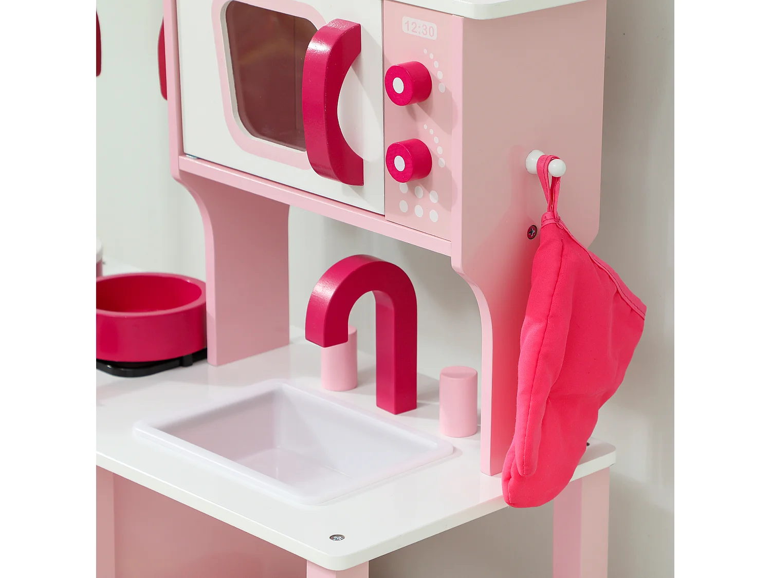 Cucina giocattolo per bambini con microonde, piano cottura e lavandino