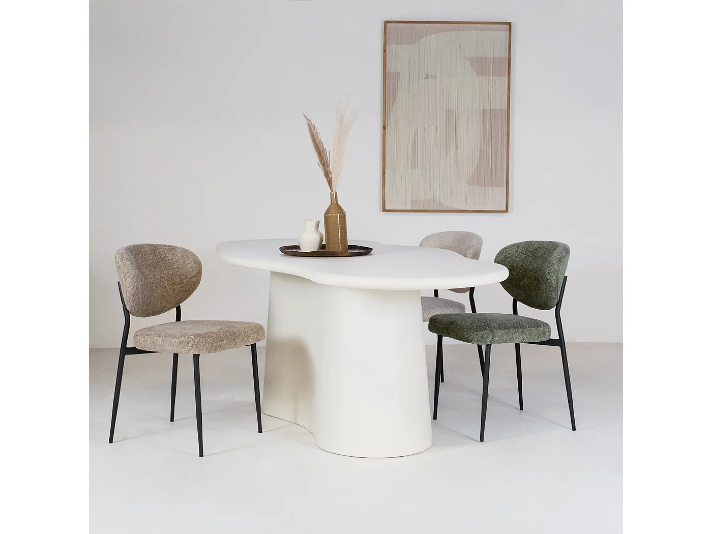 Eetkamerstoel Vajèn - Taupe met Zwart Onderstel - Set van 2