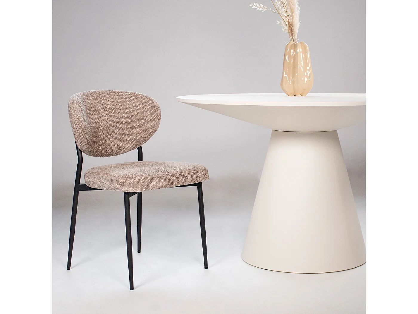 Eetkamerstoel Vajèn - Taupe met Zwart Onderstel - Set van 2