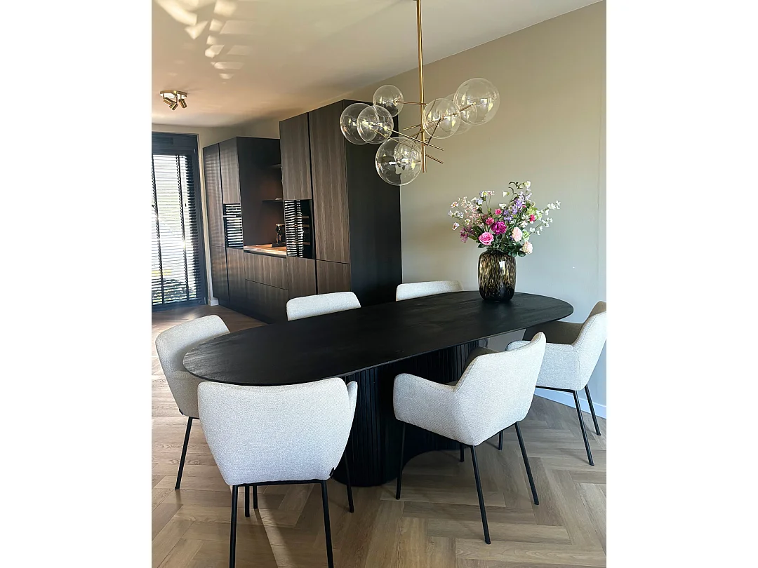 Eettafel Ava - Ovaal Mangohout Zwart - 240 x 100 x 77 cm - 6-8 personen