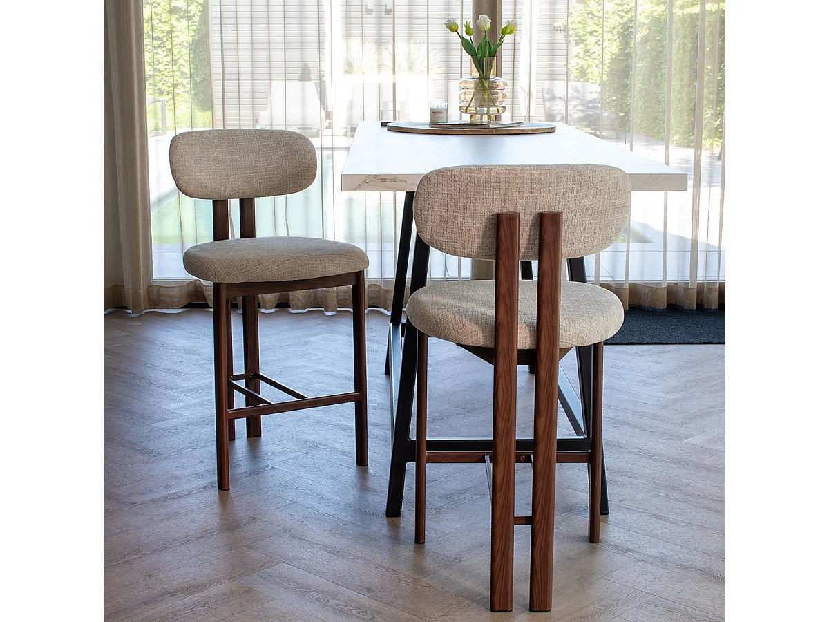 Barstoel Noor - Beige met Walnootkleurig Onderstel - Zithoogte 65 cm - Set van 2
