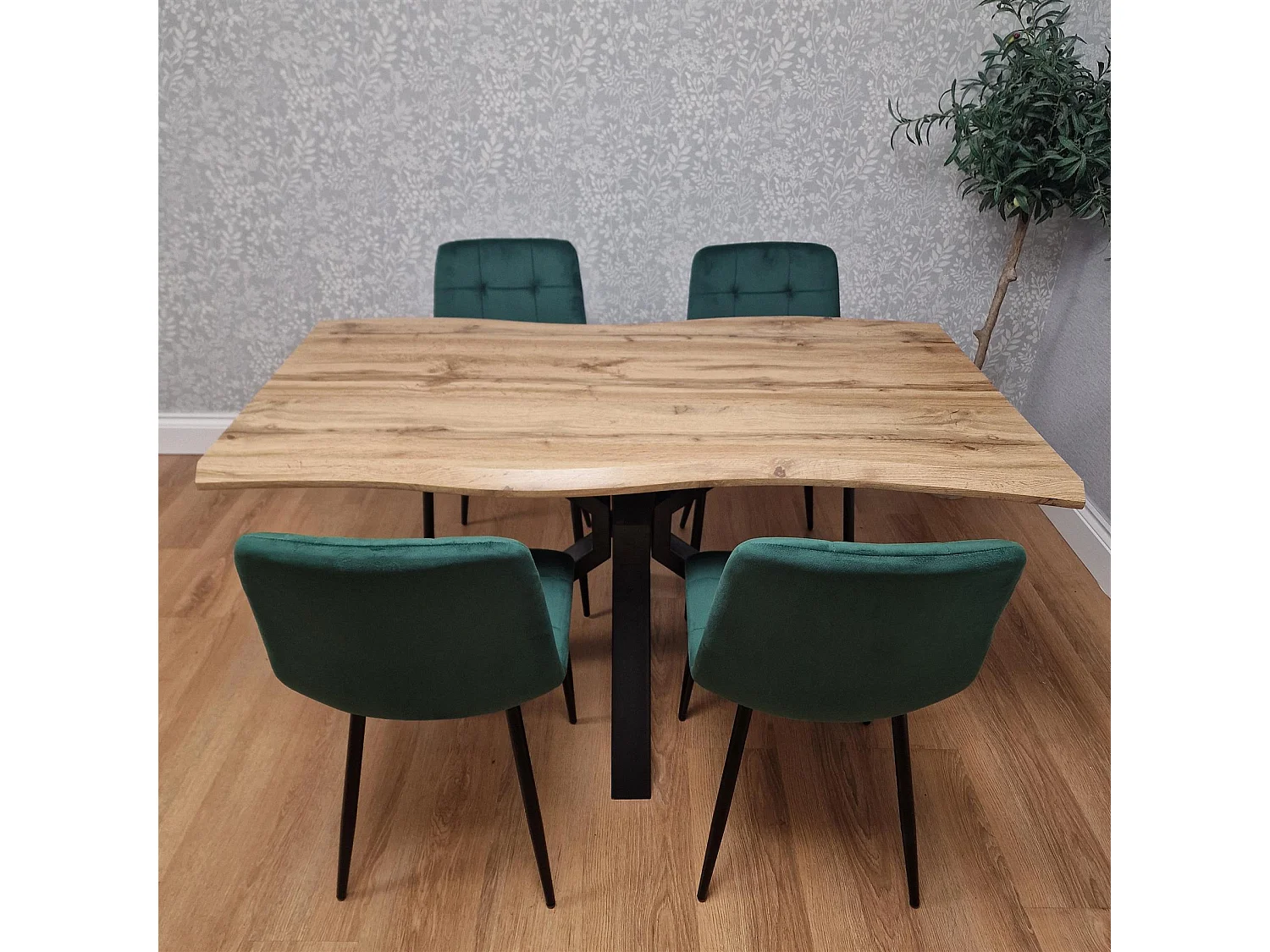 Modern Dining Table with 4 Green velvet tuffted Chairs Kitchen Furniture