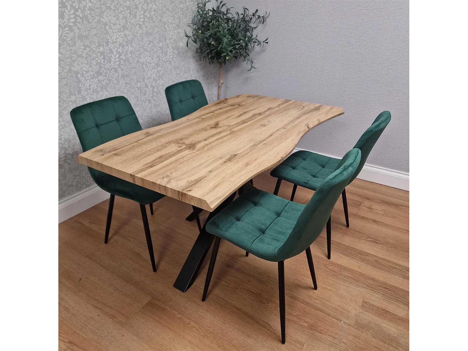 Modern Dining Table with 4 Green velvet tuffted Chairs Kitchen Furniture
