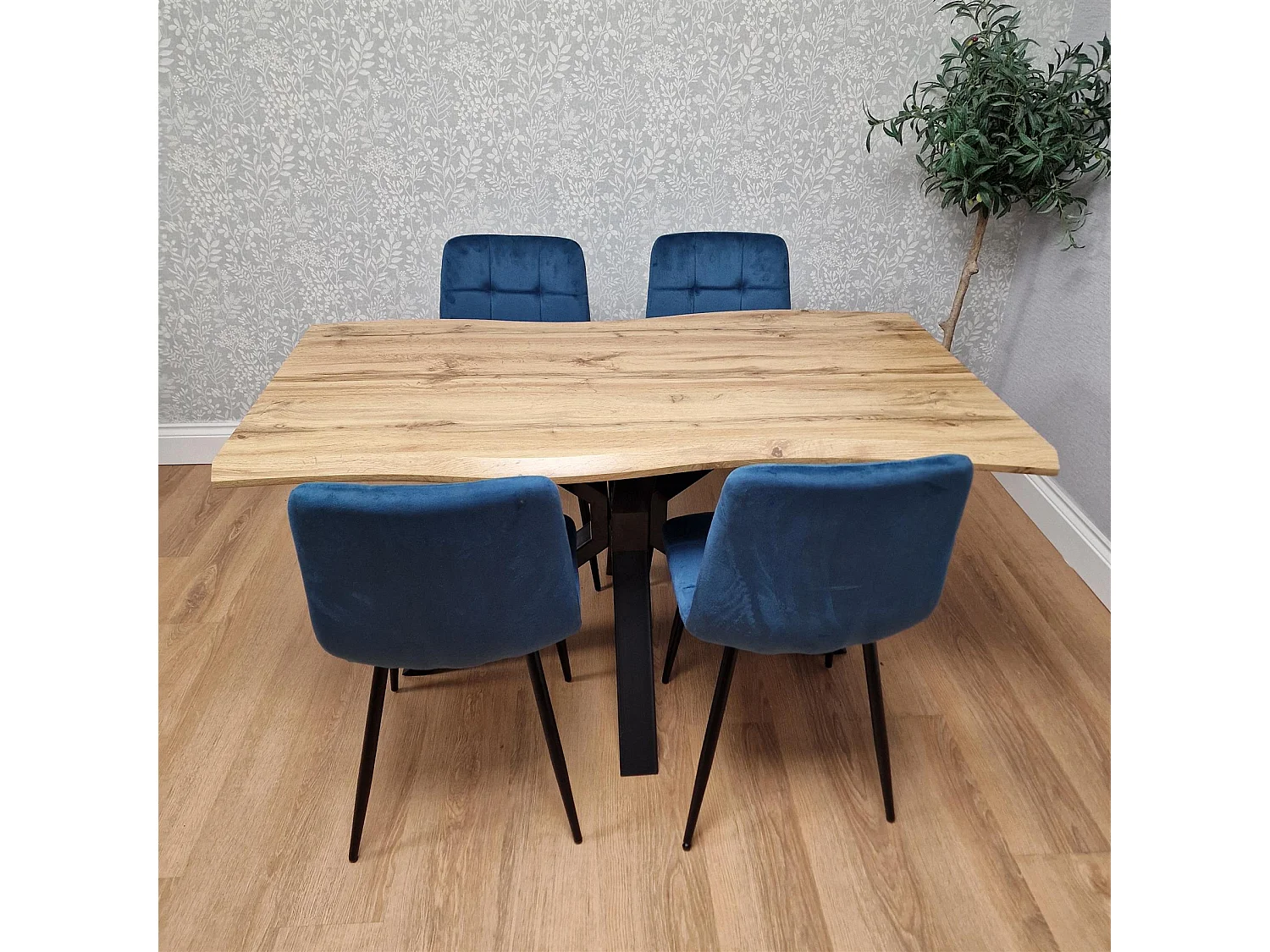 Modern Dining Table with 4 Blue velvet tuffted Chairs Kitchen Furniture