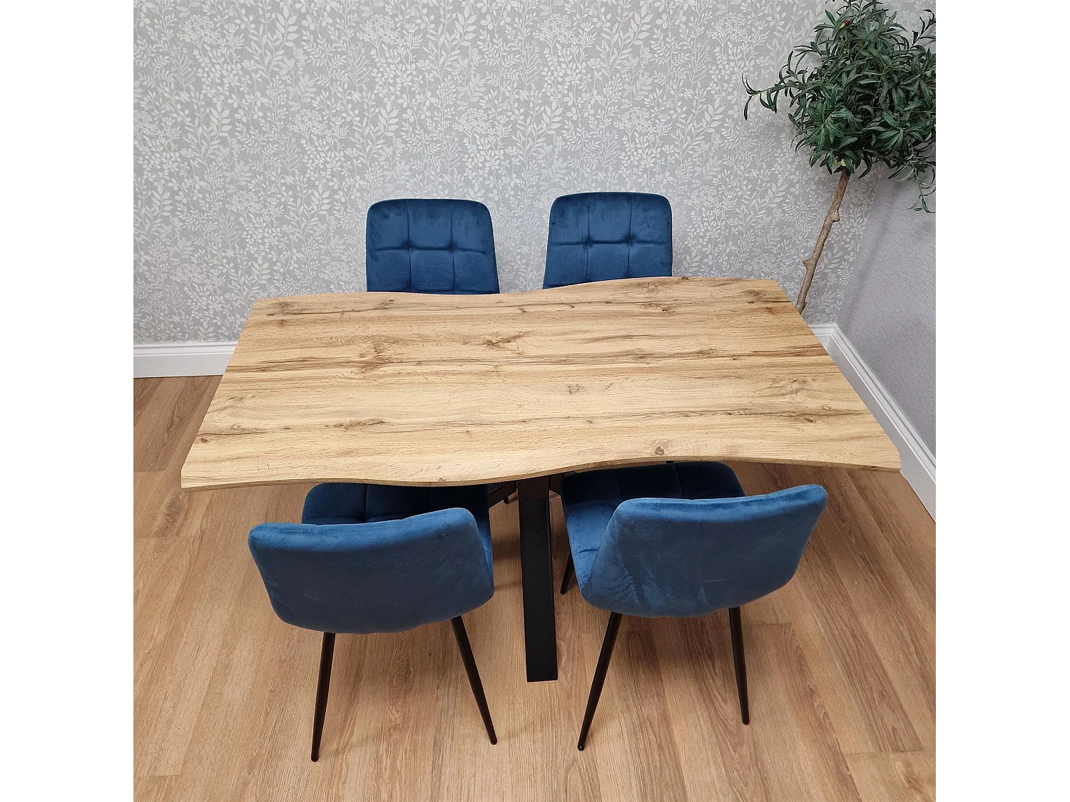 Modern Dining Table with 4 Blue velvet tuffted Chairs Kitchen Furniture