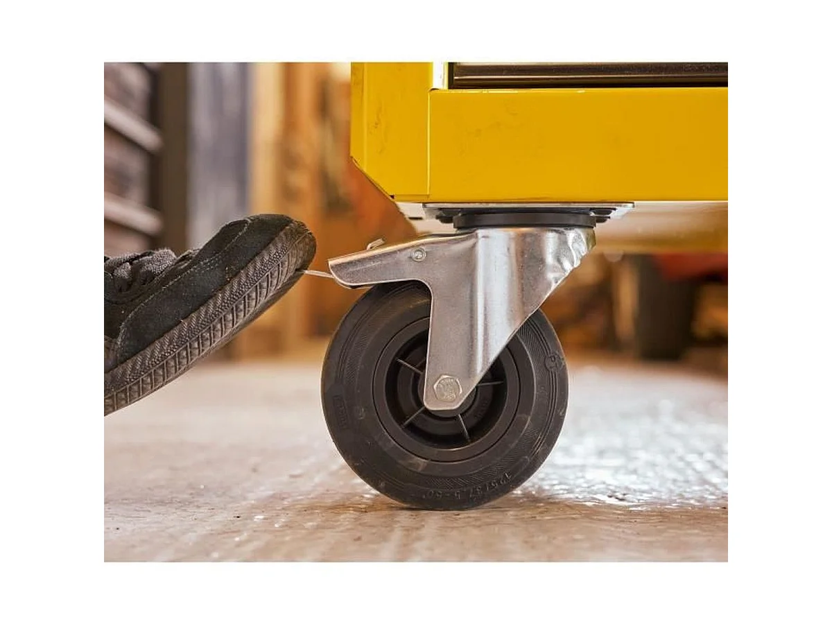 Chariot d’atelier Stanley STST74305-1 5 tiroirs, charge 300 kg, fermeture centralisée, jaune et noir