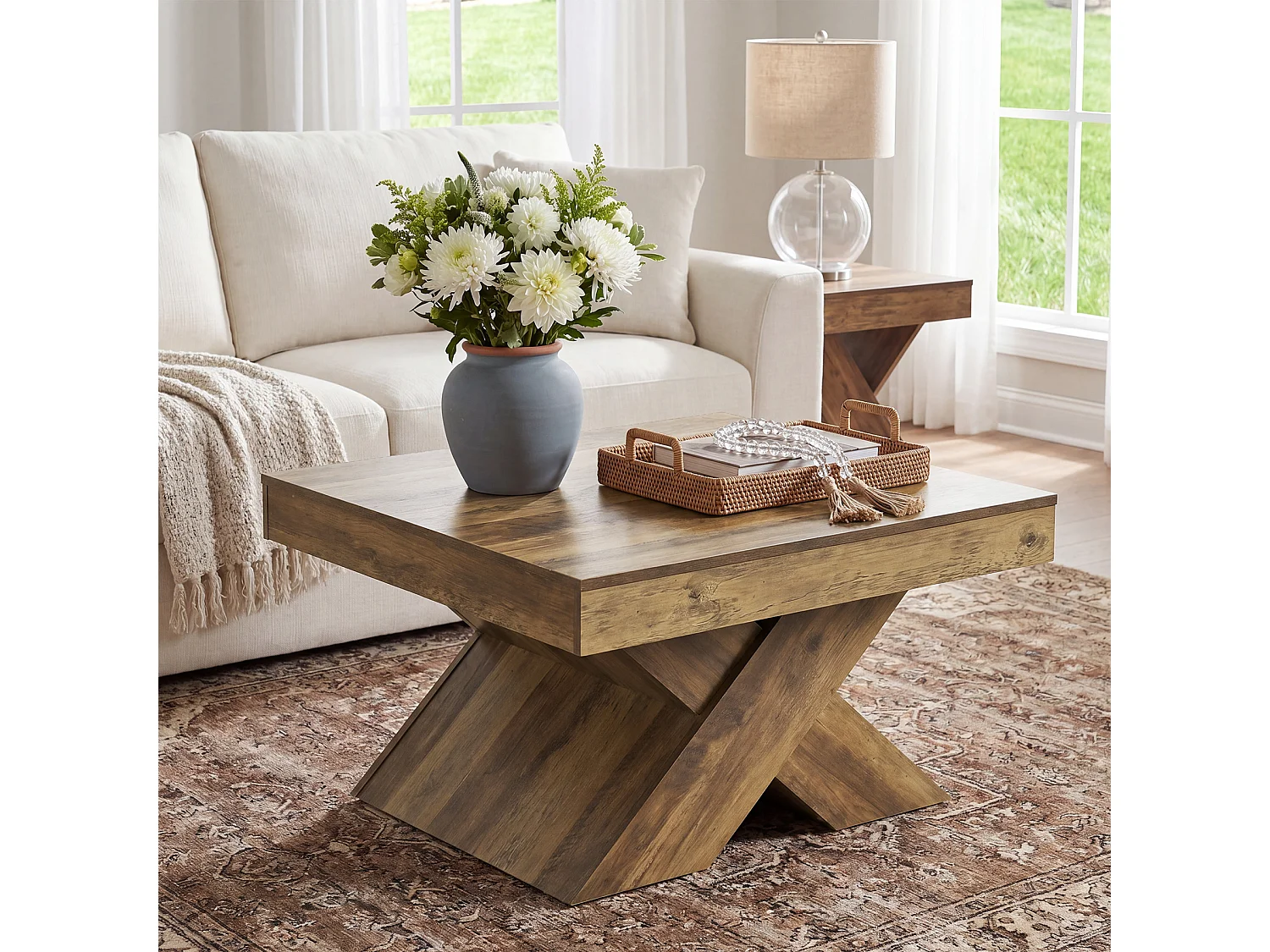 Table basse carrée de 80 cm avec piètement en X et grand plateau, style campagnard, en bois, idéale pour le salon