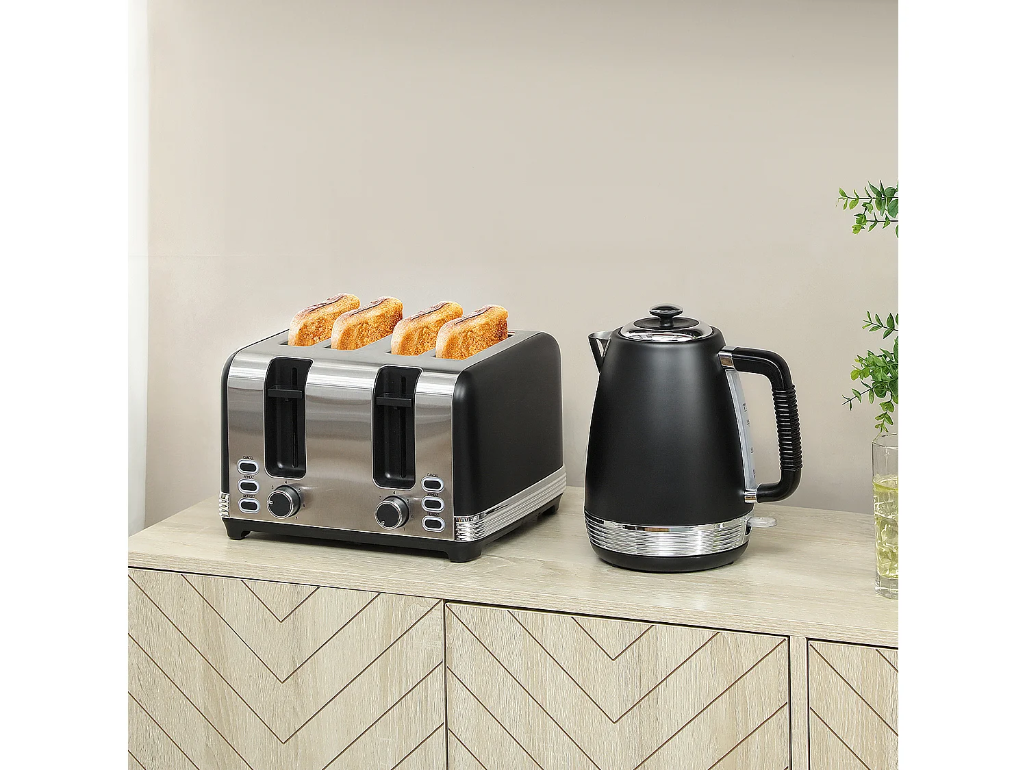 HOMCOM 1.7L 3000W Quick Boil Kettle and 4 Slice Toaster Set Crumb Tray Black