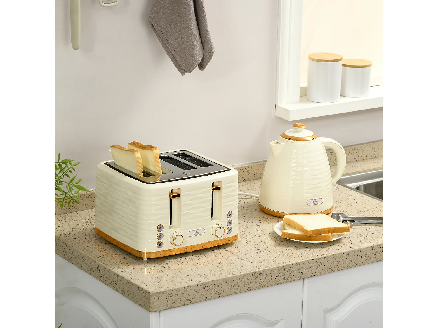 HOMCOM Kettle and Toaster Set 1.7L Rapid Boil Kettle & 4 Slice Toaster Beige