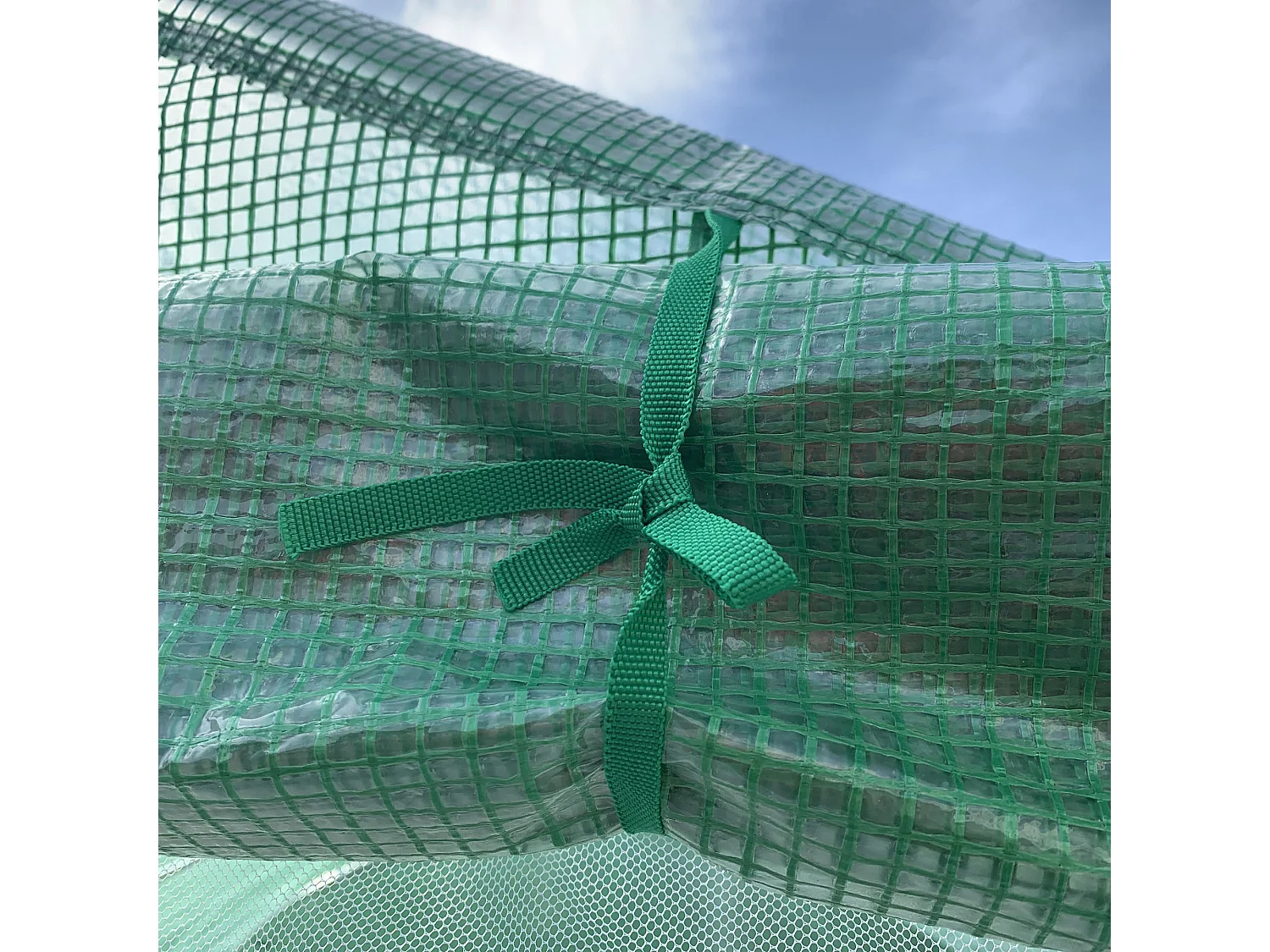 Outsunny 4.5 x 3 x 2m Outdoor Tunnel Greenhouse w/ Roll Up Door 6 Windows Green