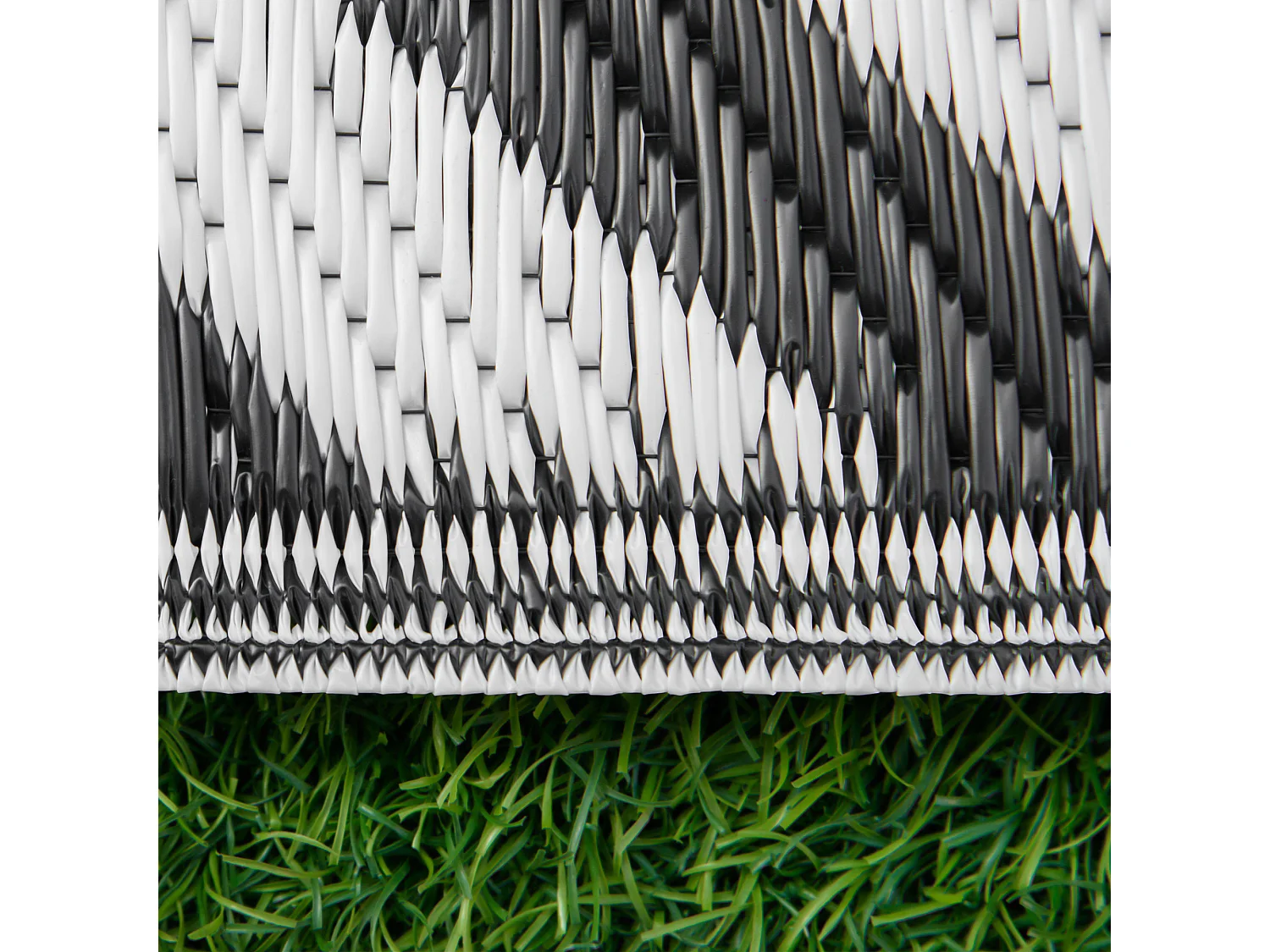 Outsunny 121x182cm Reversible Outdoor Rug Portable Plastic Straw RV Camping Mat