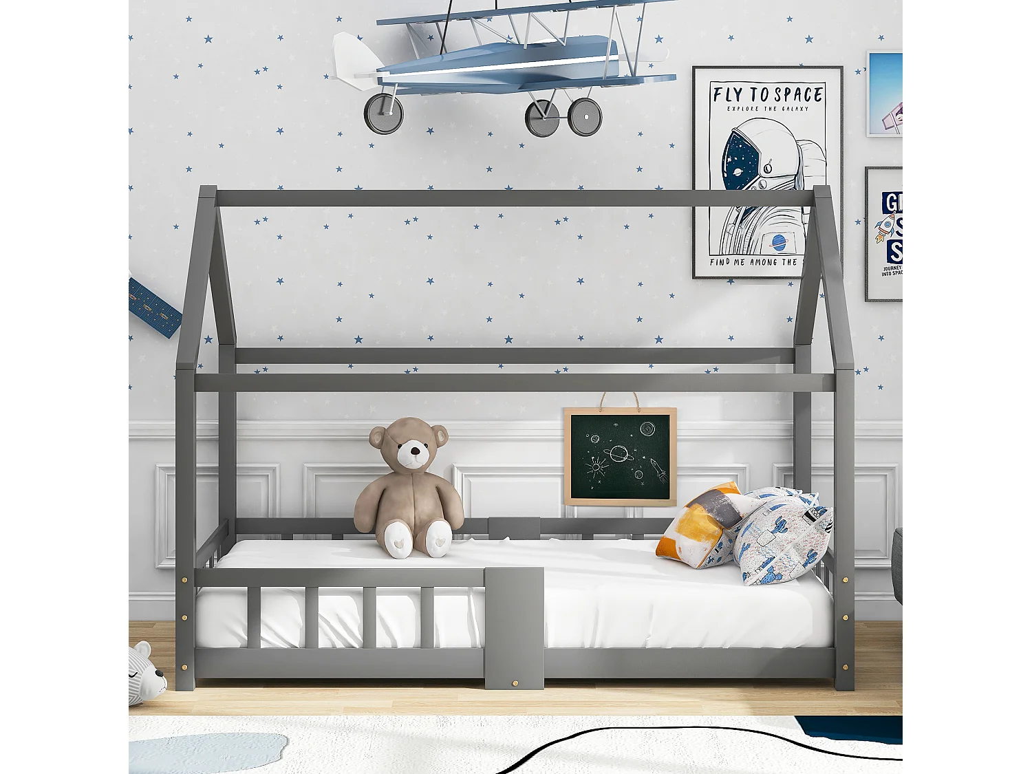 Lit cabane enfant 90x200 cm, en bois de pin, avec tableau, sommier à lattes et barrière de sécurité, gris