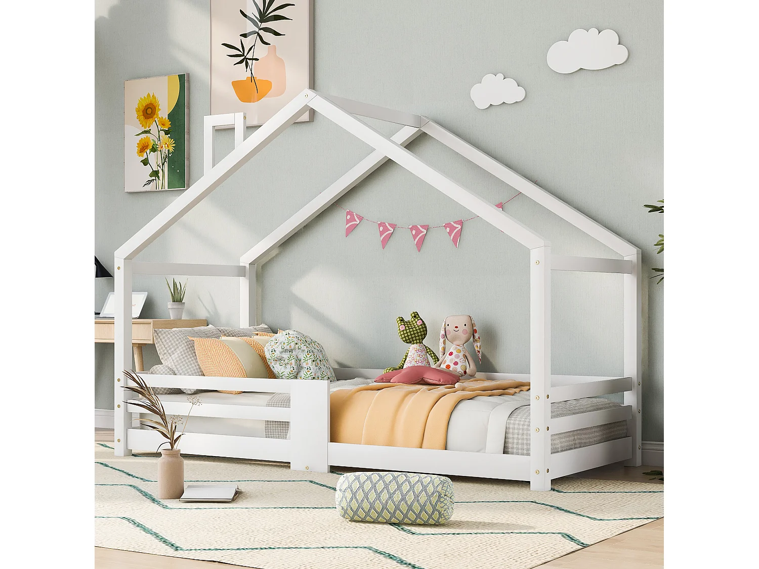 Lit enfant en forme de maison 90x200 cm avec cheminée, barrières anti-chute, lattes robustes, pin blanc