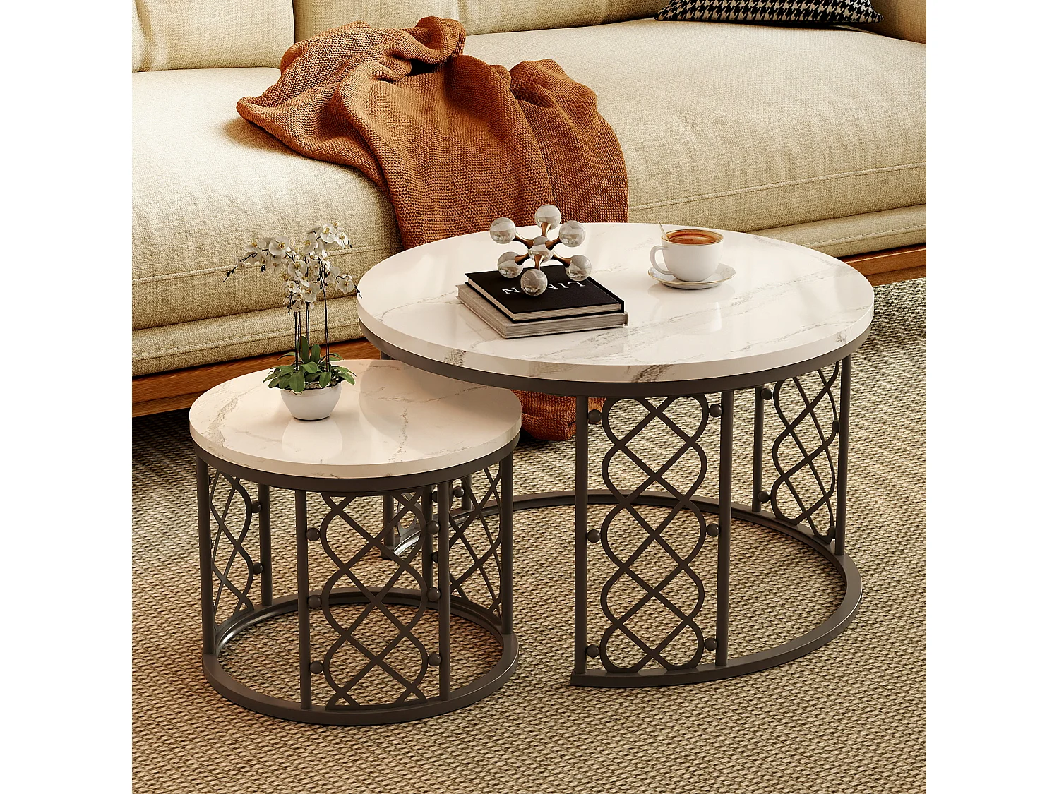 2er‑Set runde Couchtische mit weißer Marmoreffekt‑Platte, schwarzes Metallgestell, modernes Wohnzimmermöbel