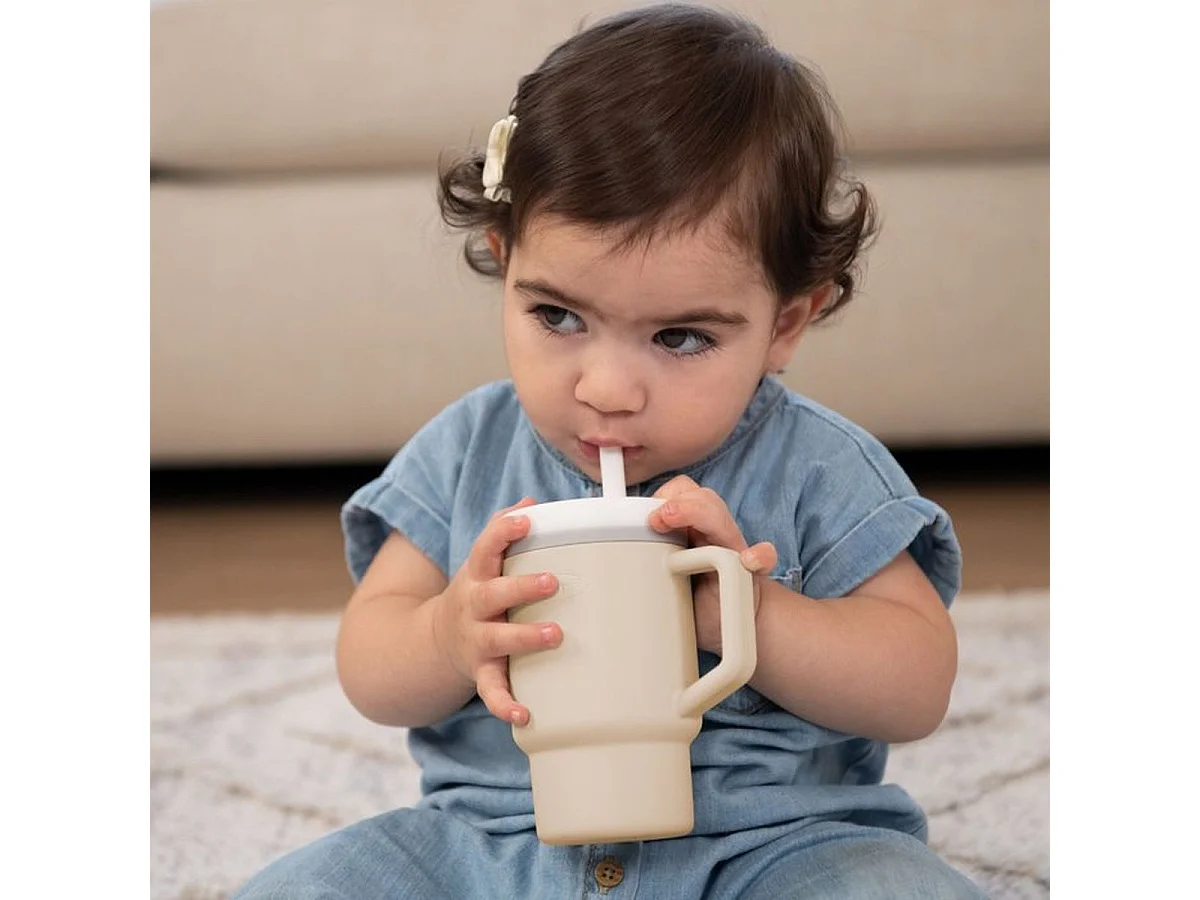 Infantino My 1st Tumbler 255 ml – Gobelet d'apprentissage en silicone beige