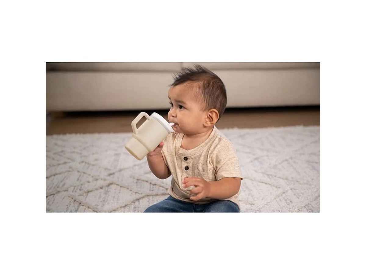 Infantino My 1st Tumbler 255 ml – Gobelet d'apprentissage en silicone beige