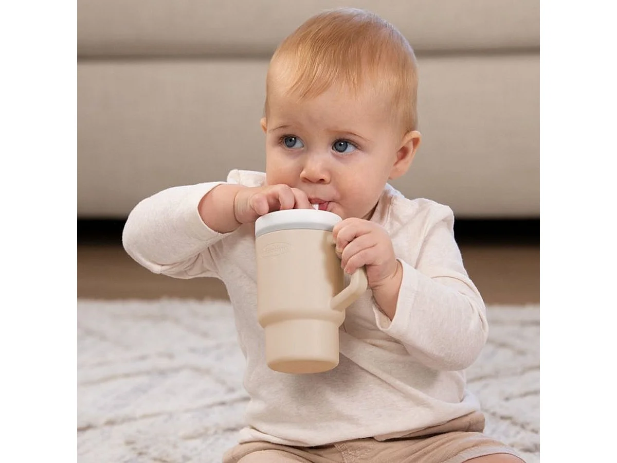 Infantino My 1st Tumbler 255 ml – Gobelet d'apprentissage en silicone beige