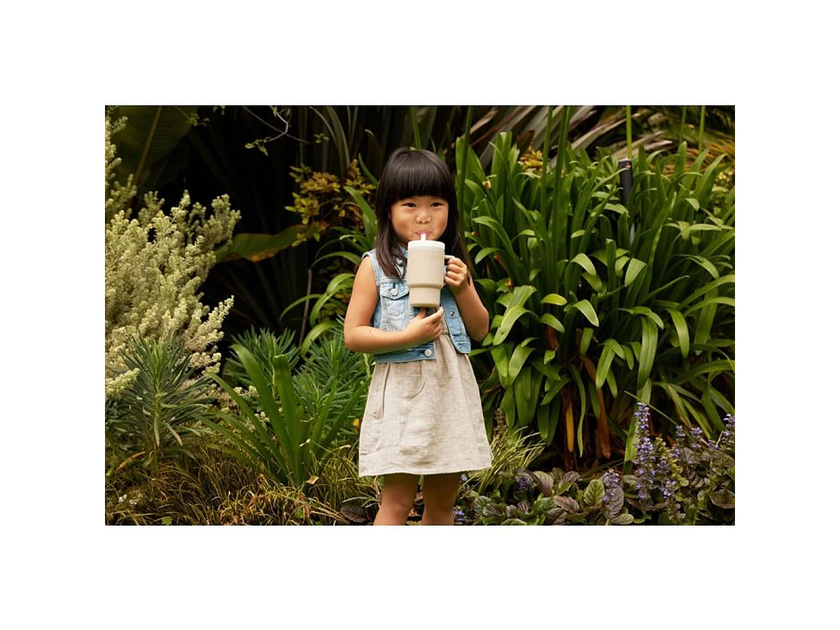 Infantino My 1st Tumbler 255 ml – Gobelet d'apprentissage en silicone beige