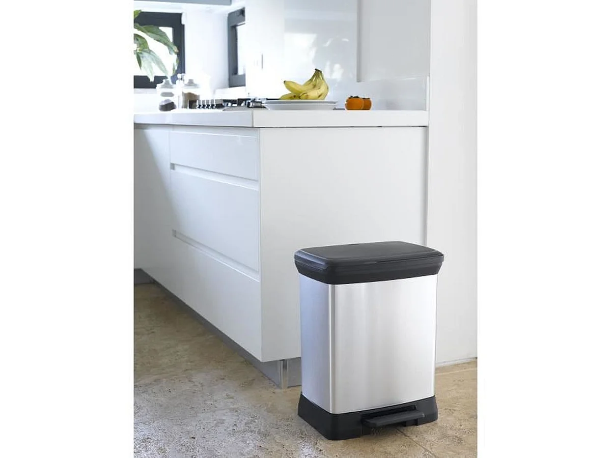 Poubelle à pédale CURVER Deco Bin 50 L - Gris métallisé, profil rectangulaire 39 x 29 x 51 cm