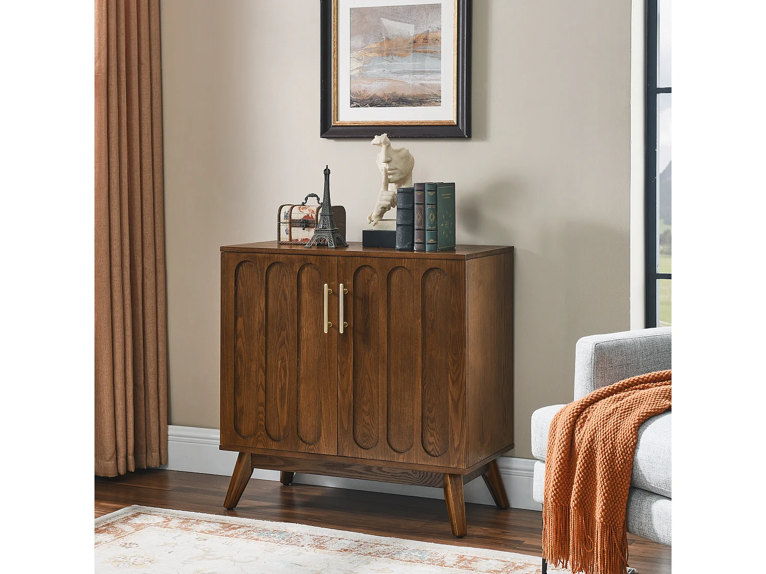 Buffet vintage en bois marron avec 2 portes et étagère réglable
