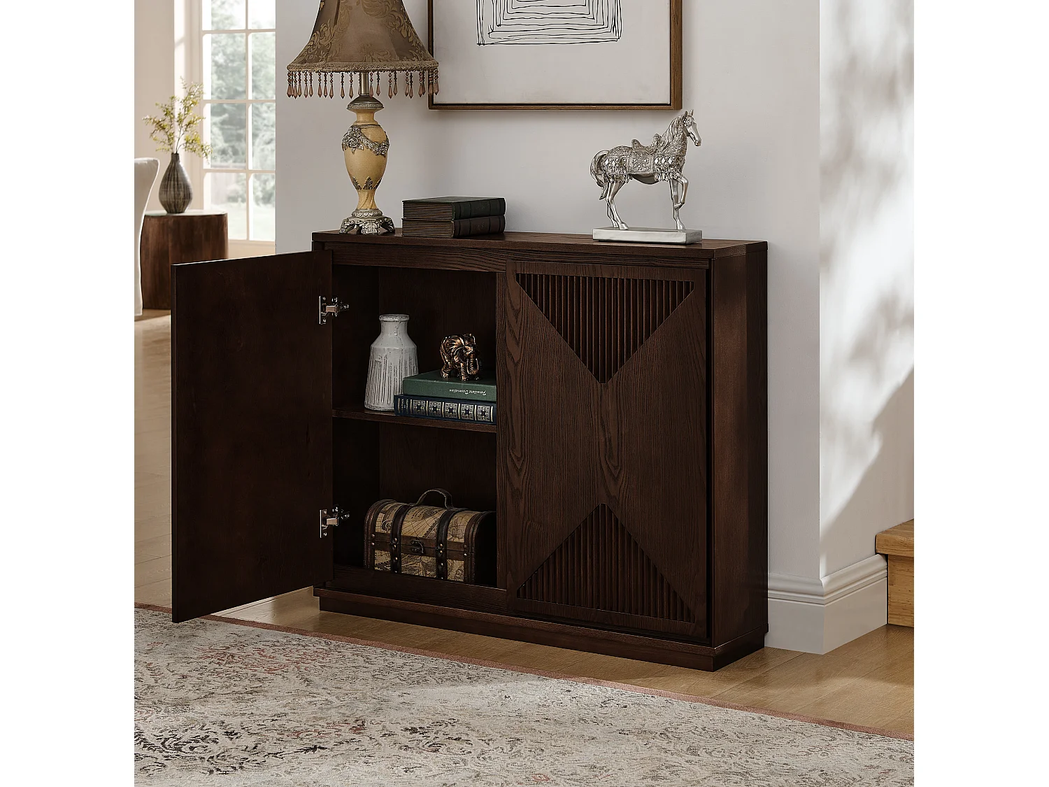 Buffet étroit noyer avec 2 portes, au design V rainuré